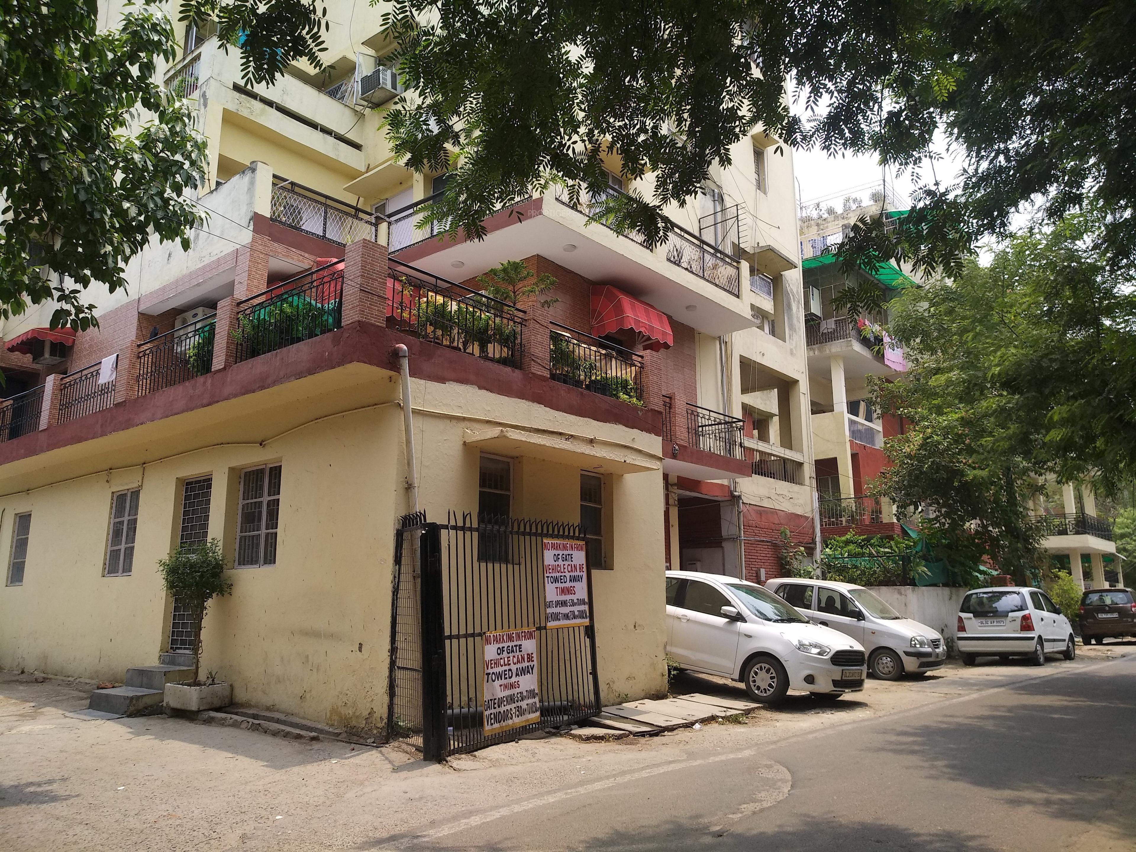 Flats Munirka