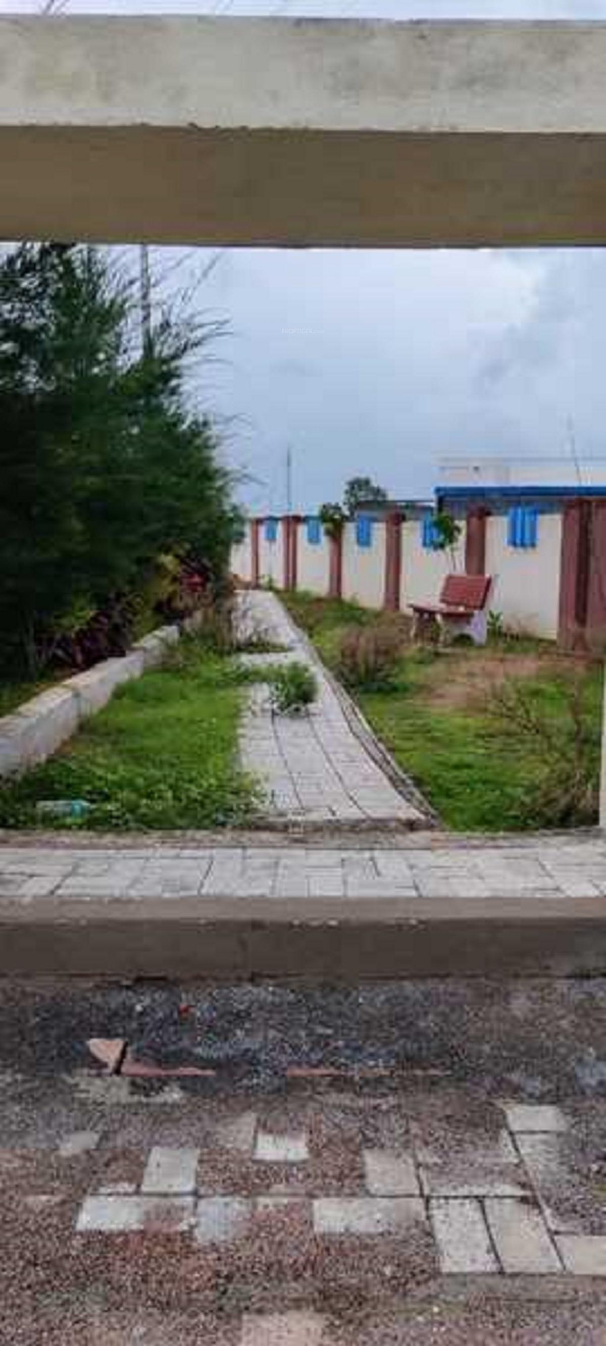  silver Jogging Track