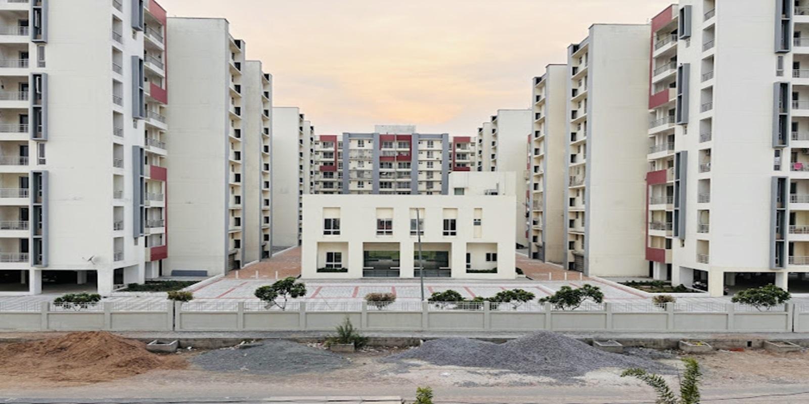 Aishbagh Heights