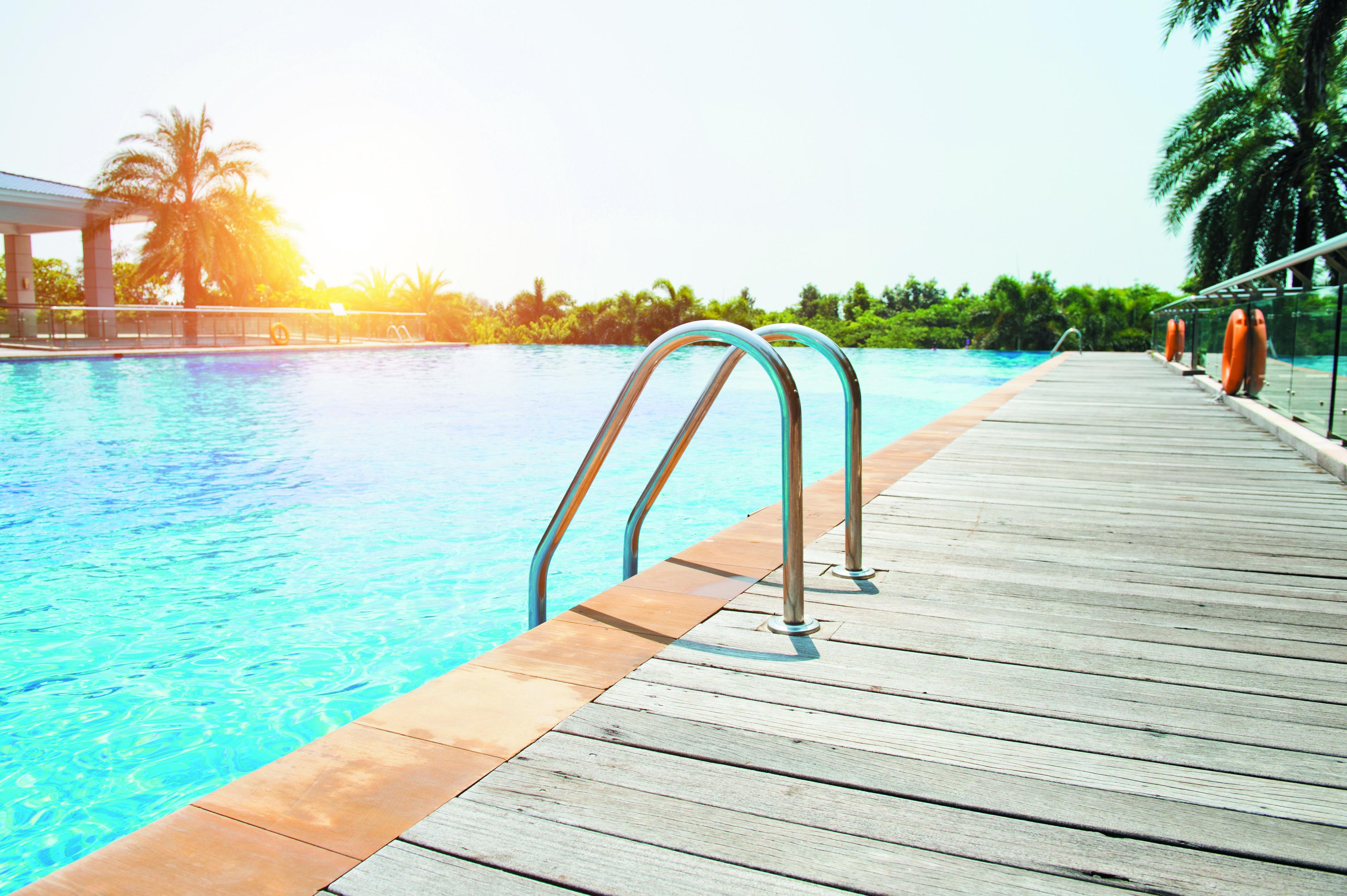  luminare Swimming Pool