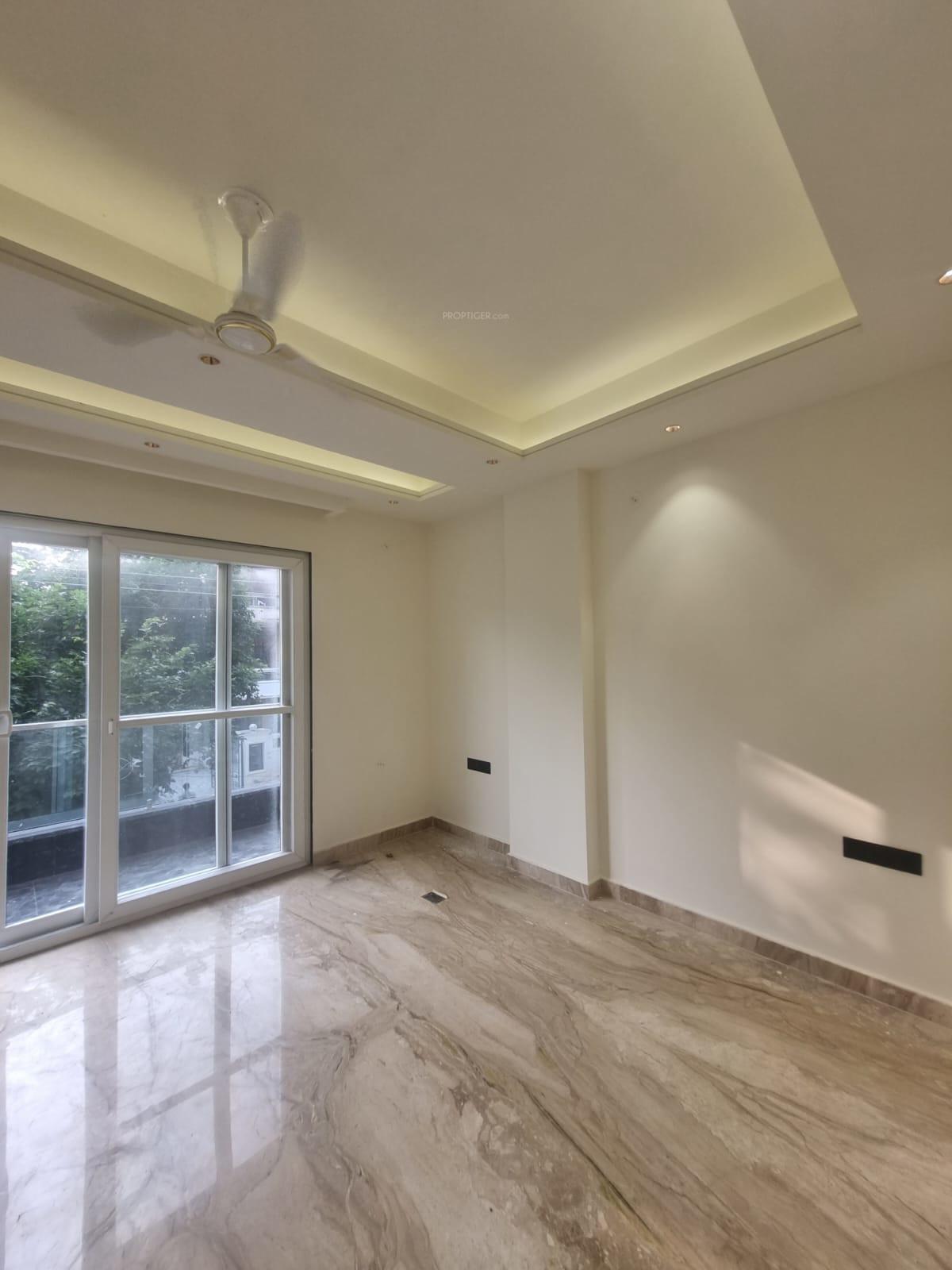  construction-and-floors-3 Living Area