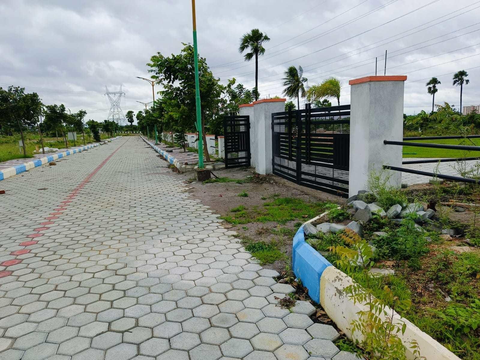  avanis-east-lake-avenue-extension Plot