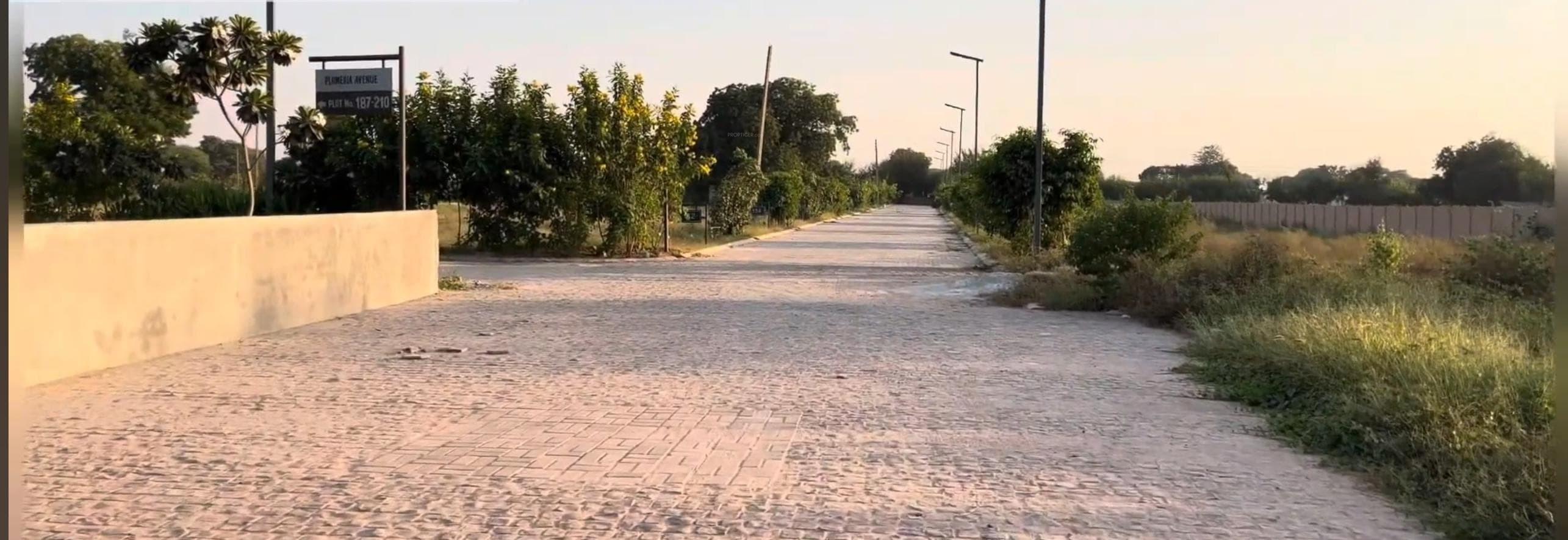  adore-smart-city Plot