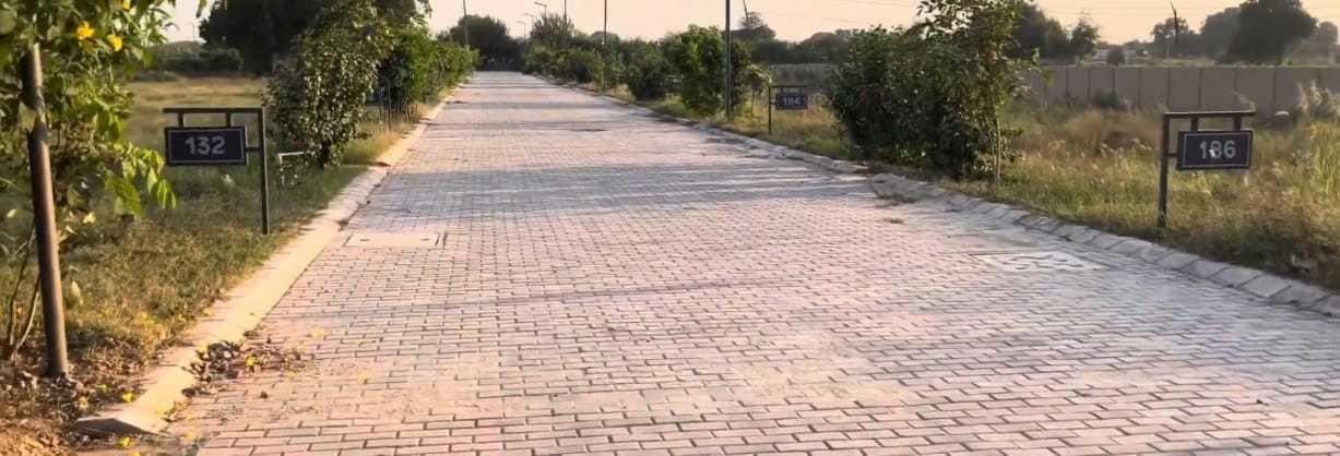  adore-smart-city Plot