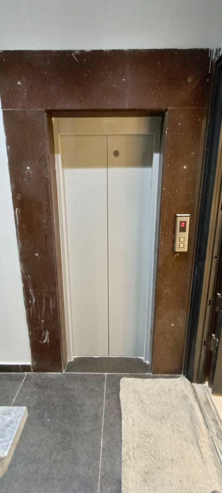  ultra-luxury-floors Lift(s)