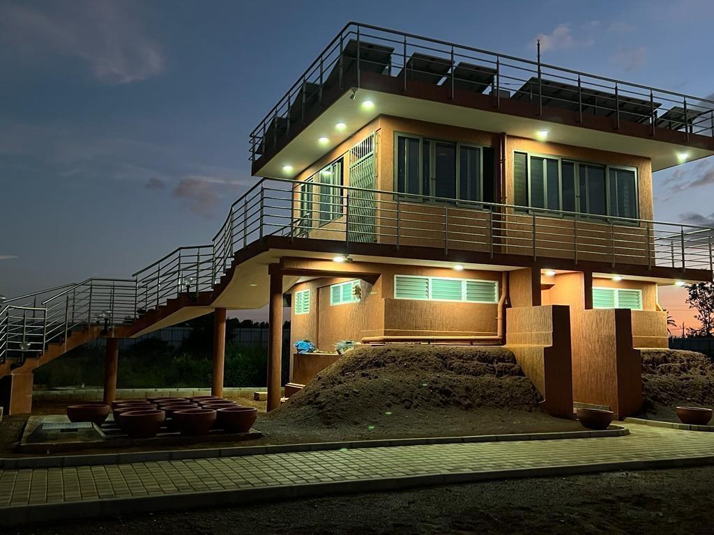  silver-kites-elite Club House