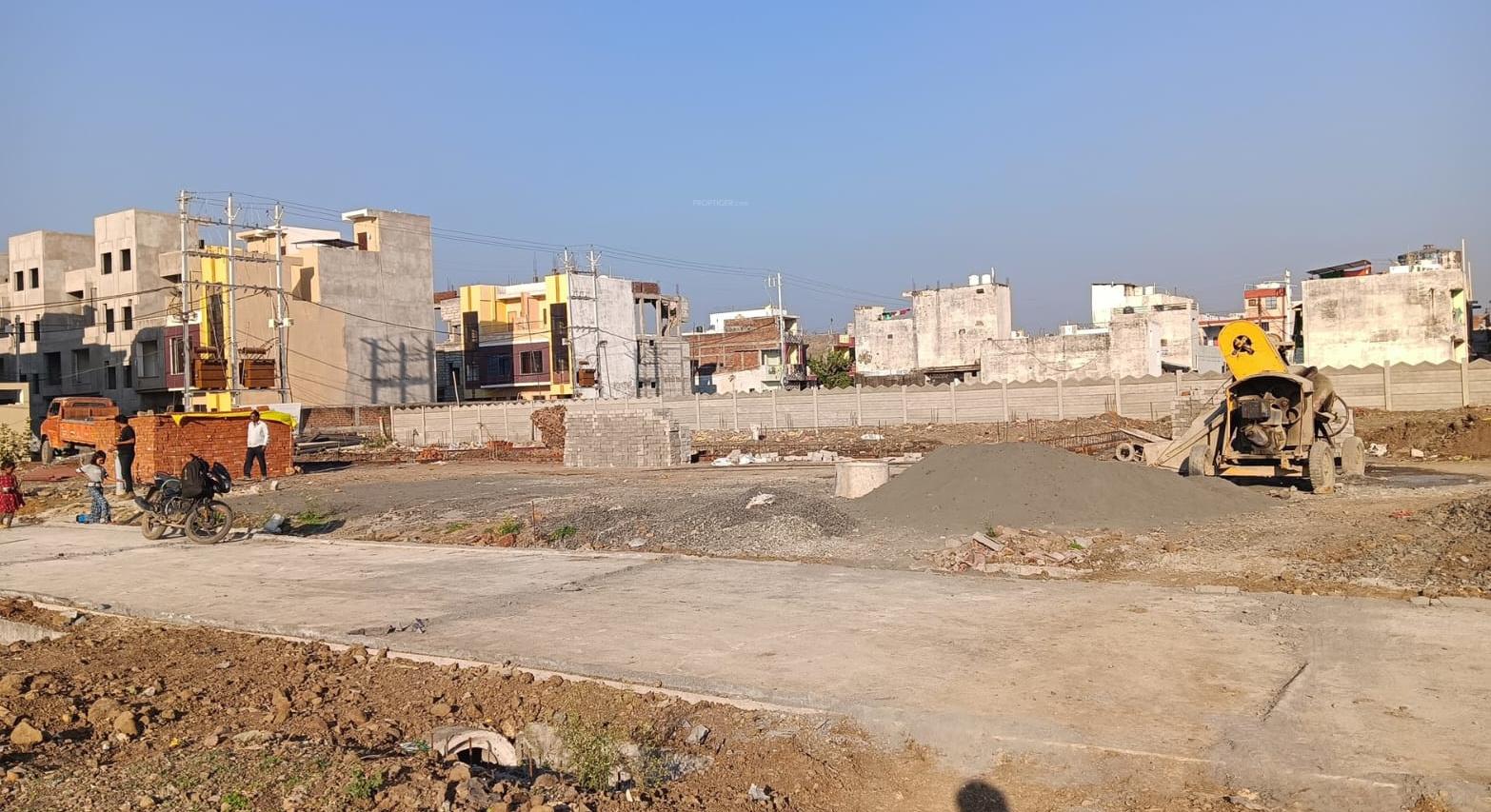  s-b-green Internal Roads & Footpaths