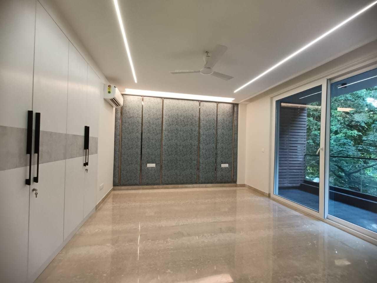  luxury-floor-5 Living Area