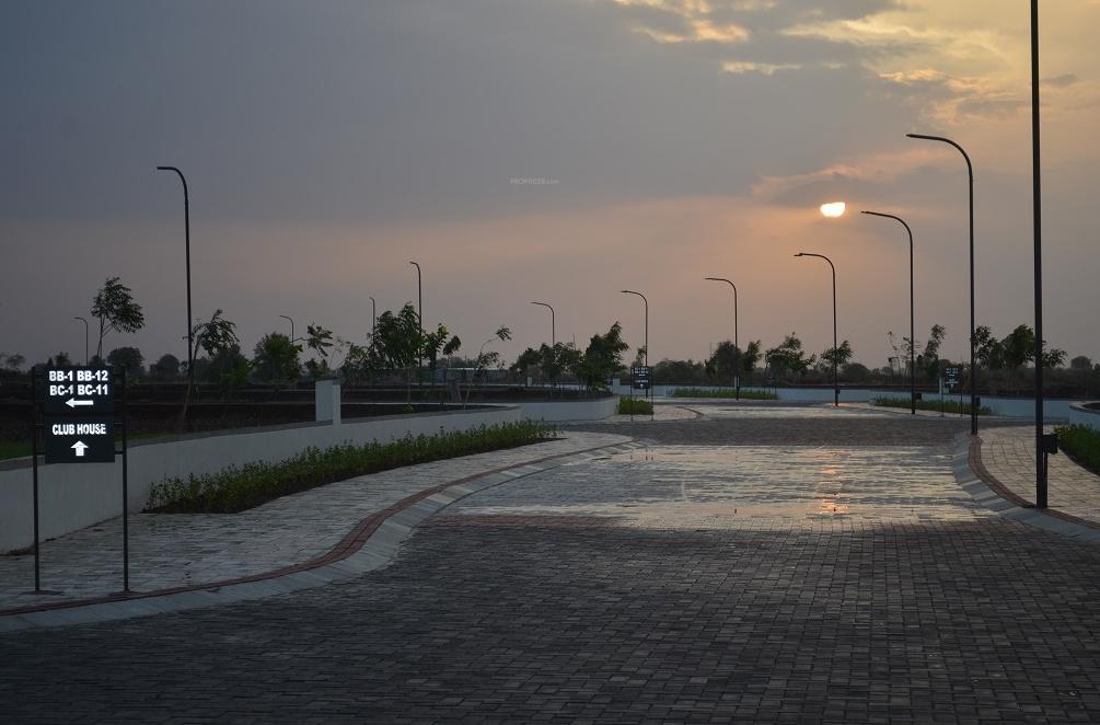  serenity-meadows Paved Compound