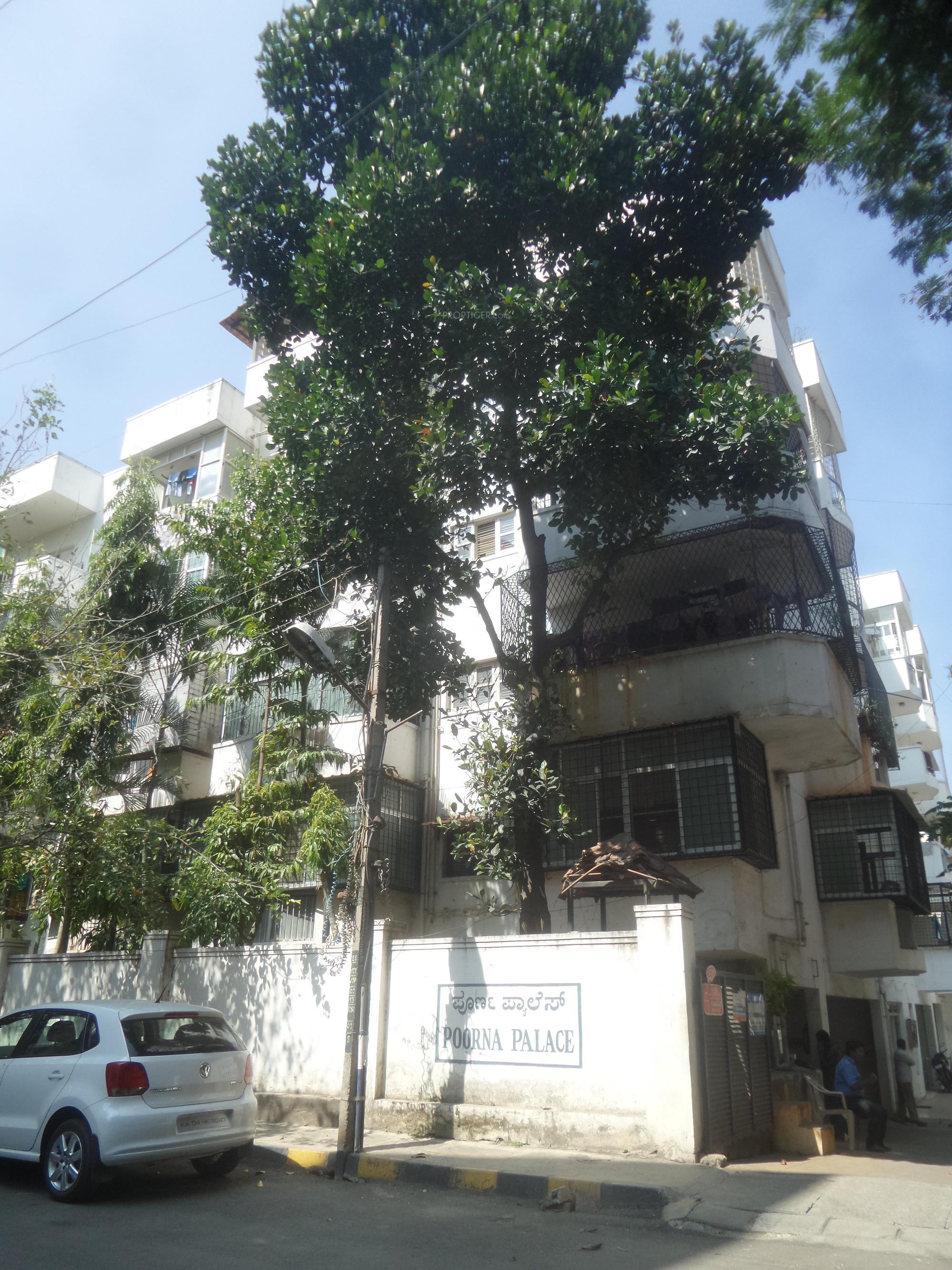 Poorna Palace