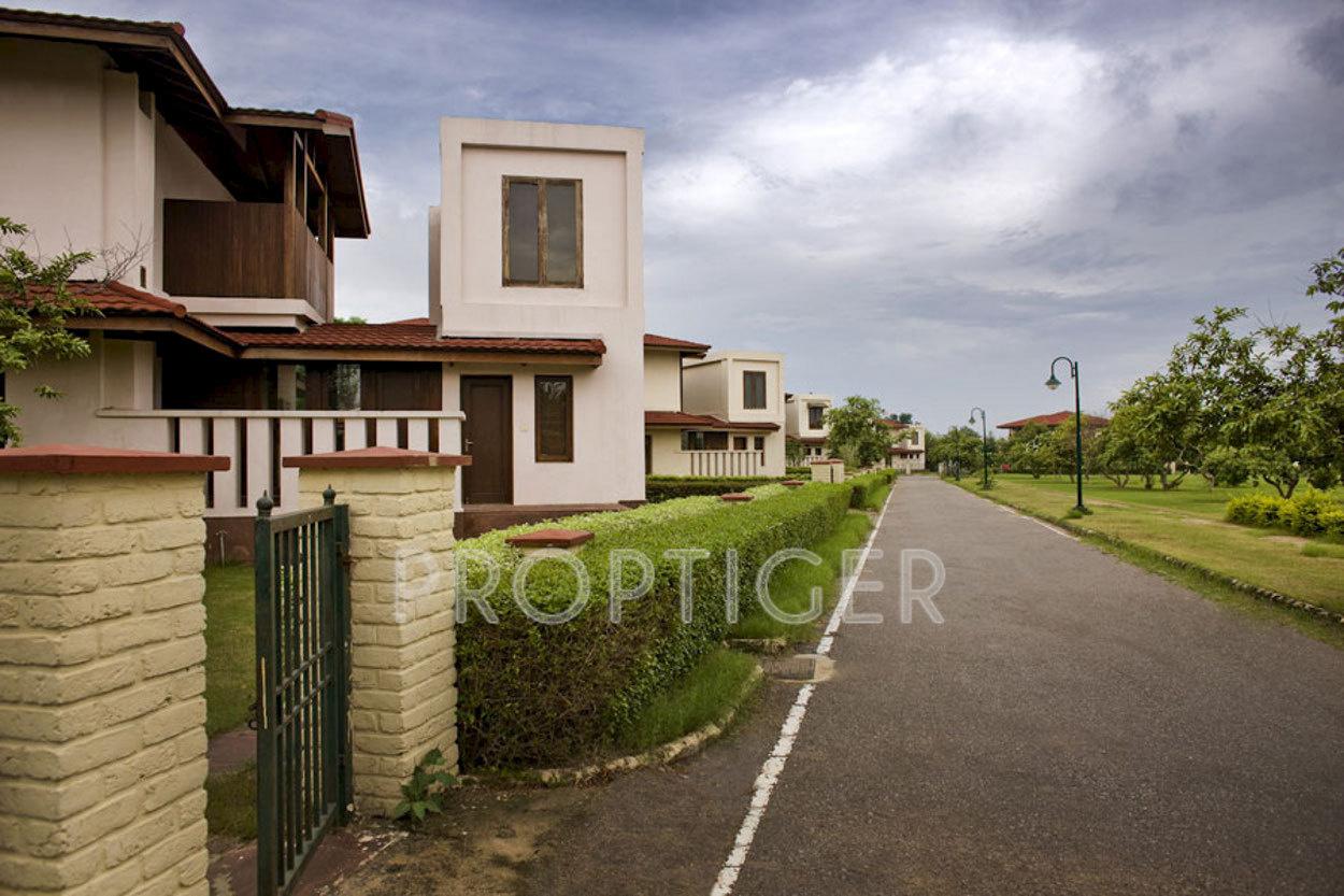 Tarudhan Valley Golf Resort
