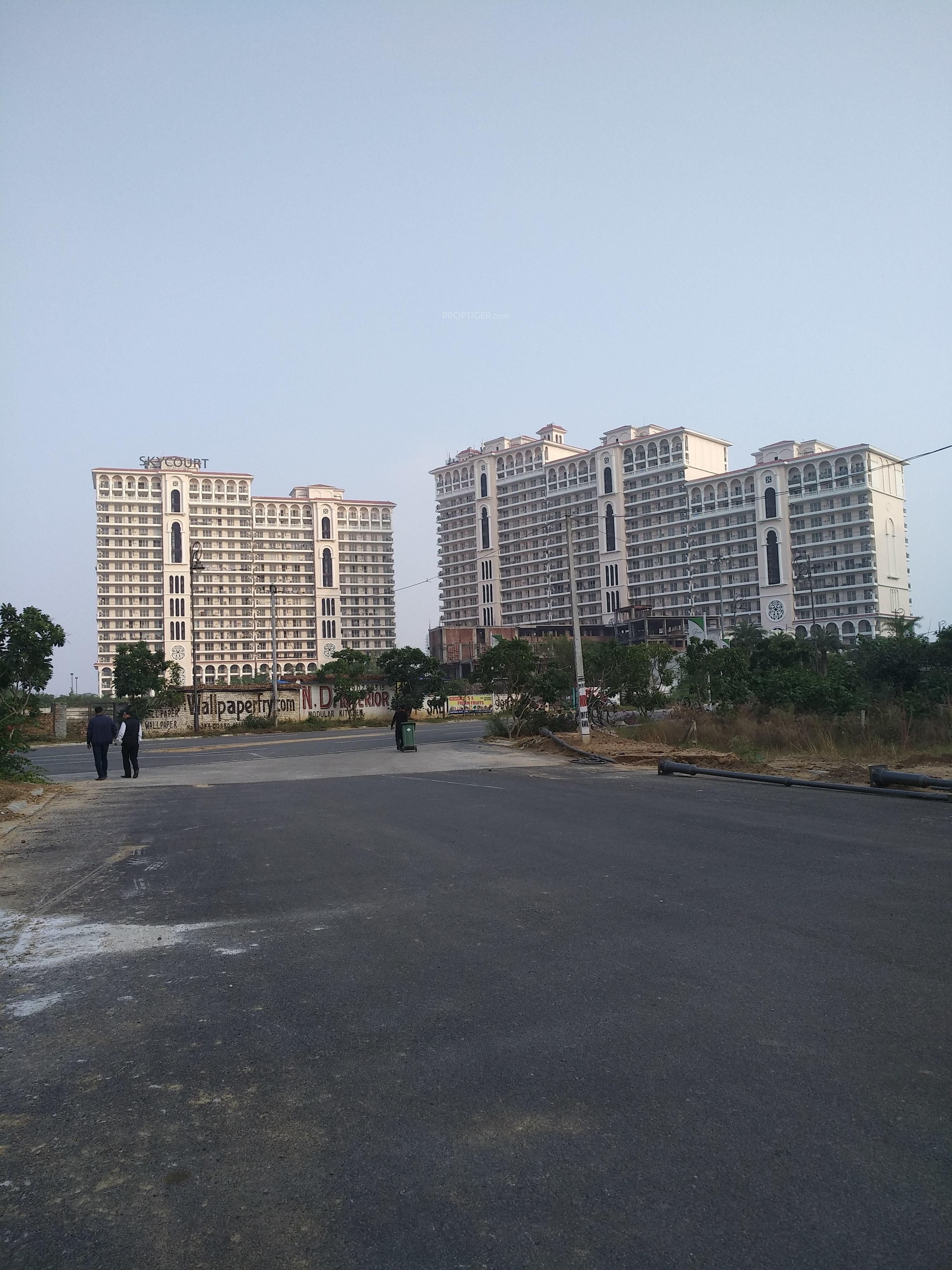 Cosmo Court