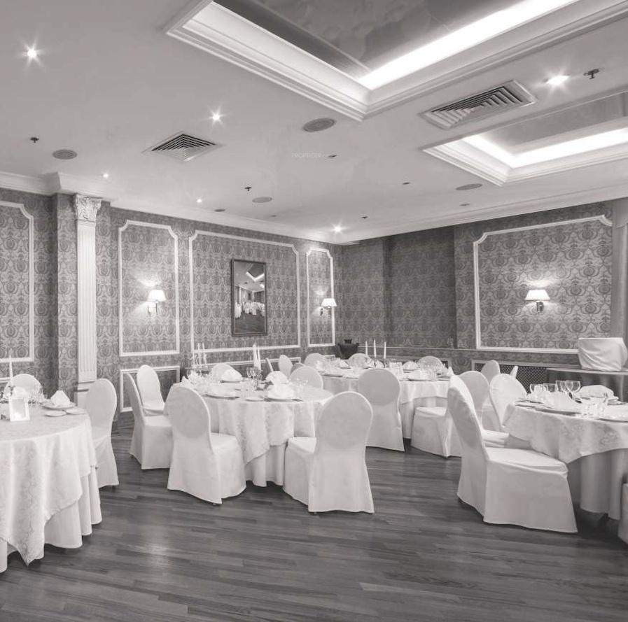  solitaire Banquet Hall