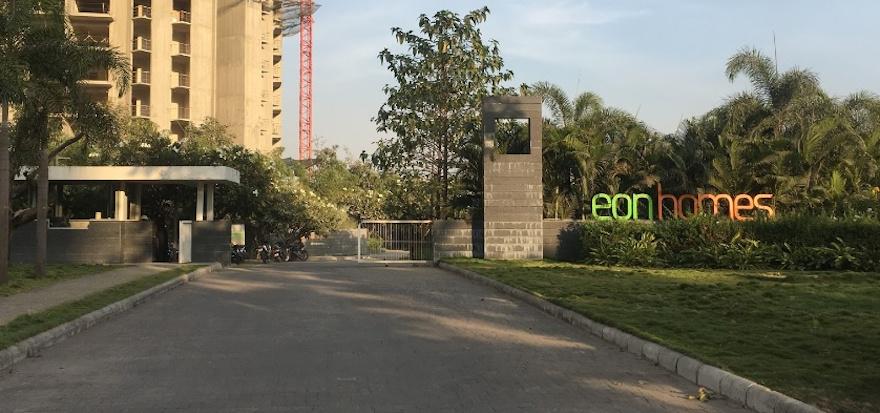 building-d2-eon-homes Gated Community