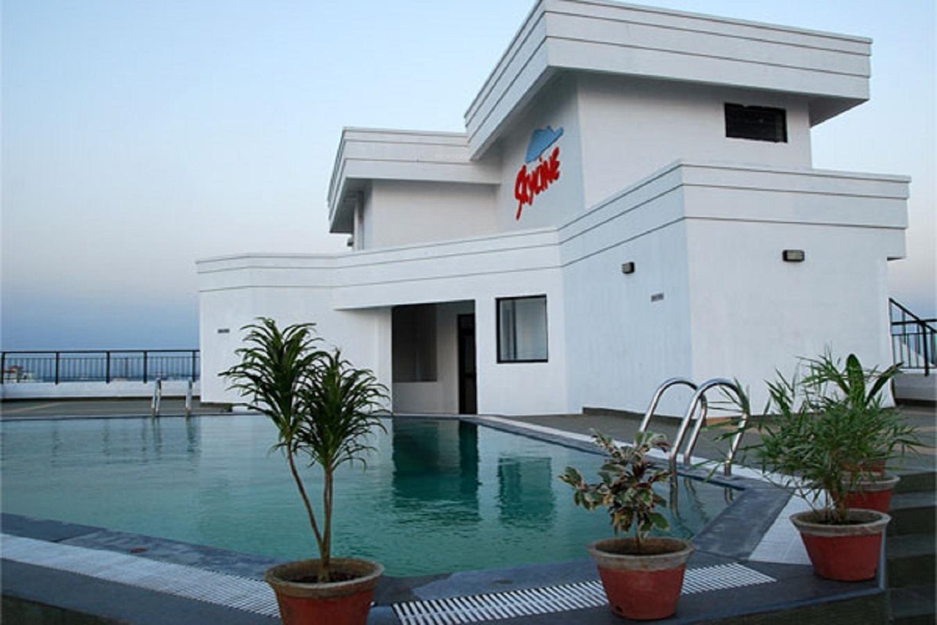 oceanic Swimming Pool