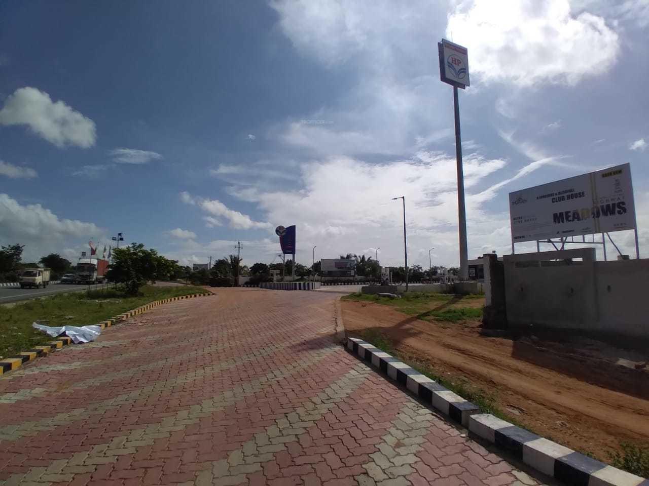 highway-meadows Paved Compound