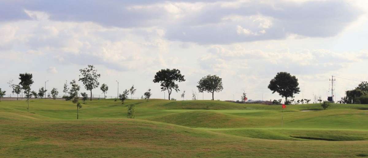 giga-city Golf Course