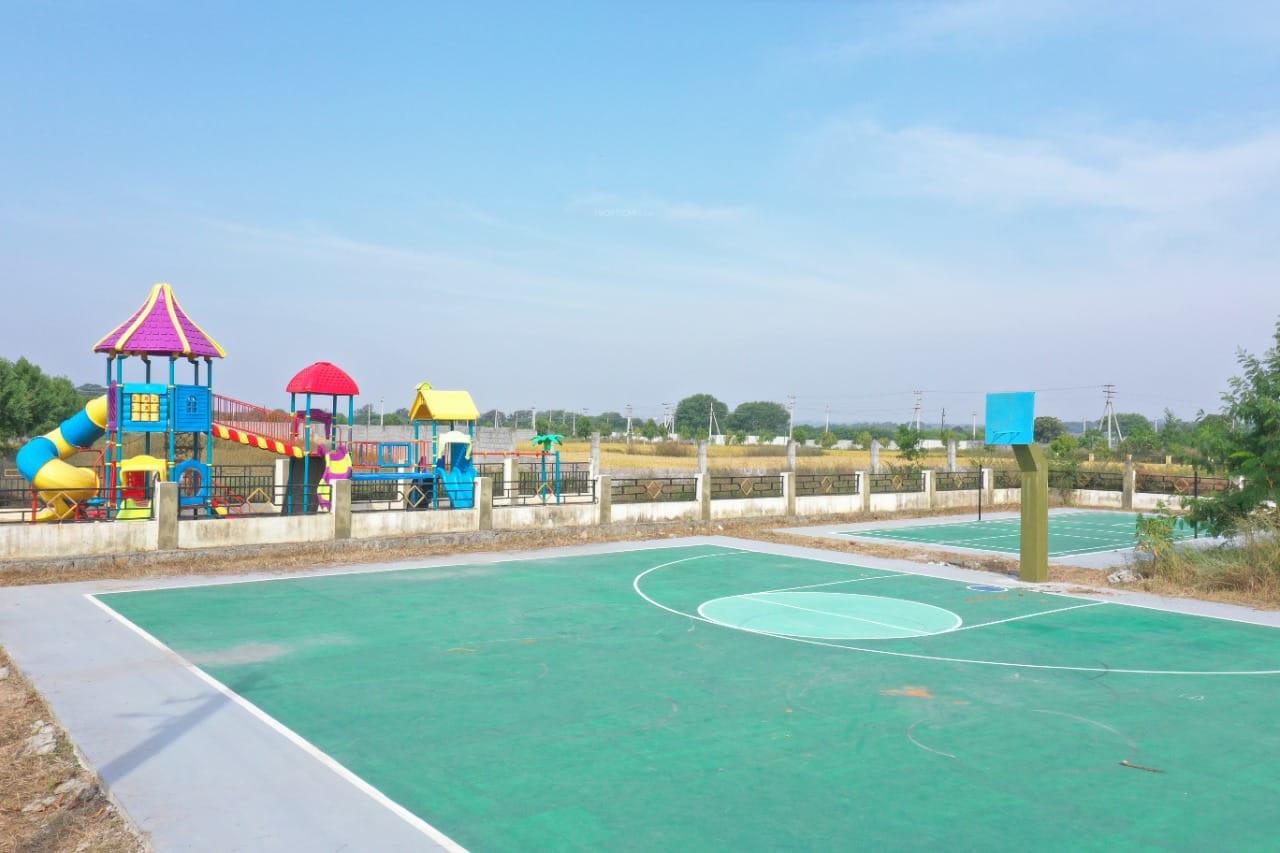 devaki-nature-city Basketball Court