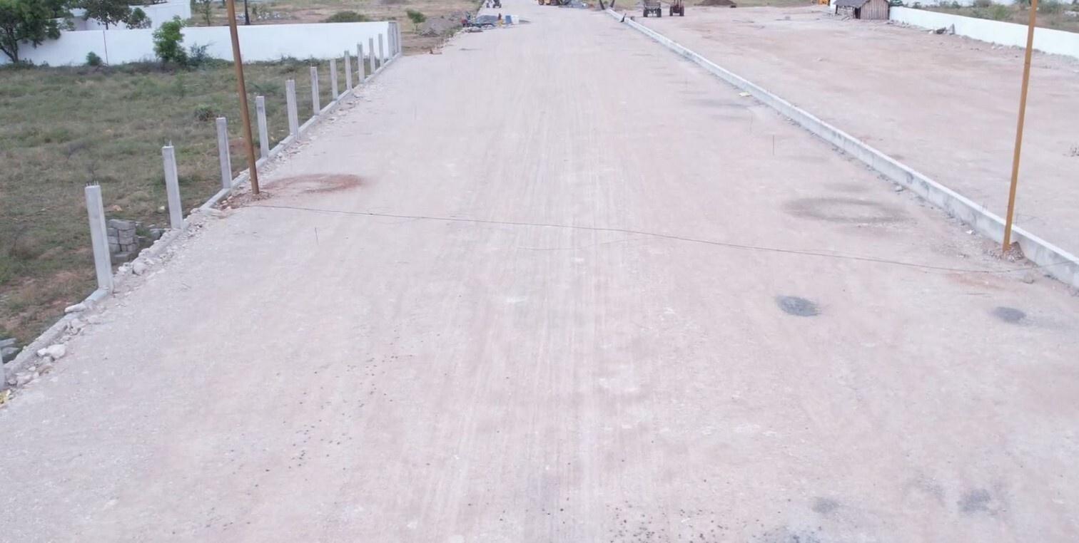 hyper-city Internal Roads & Footpaths