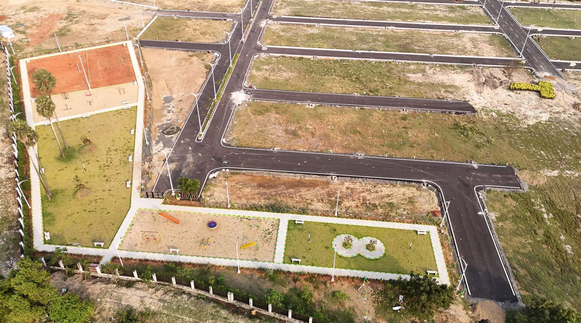 elantra Plot