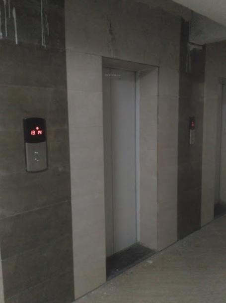 le-garden Lift Available