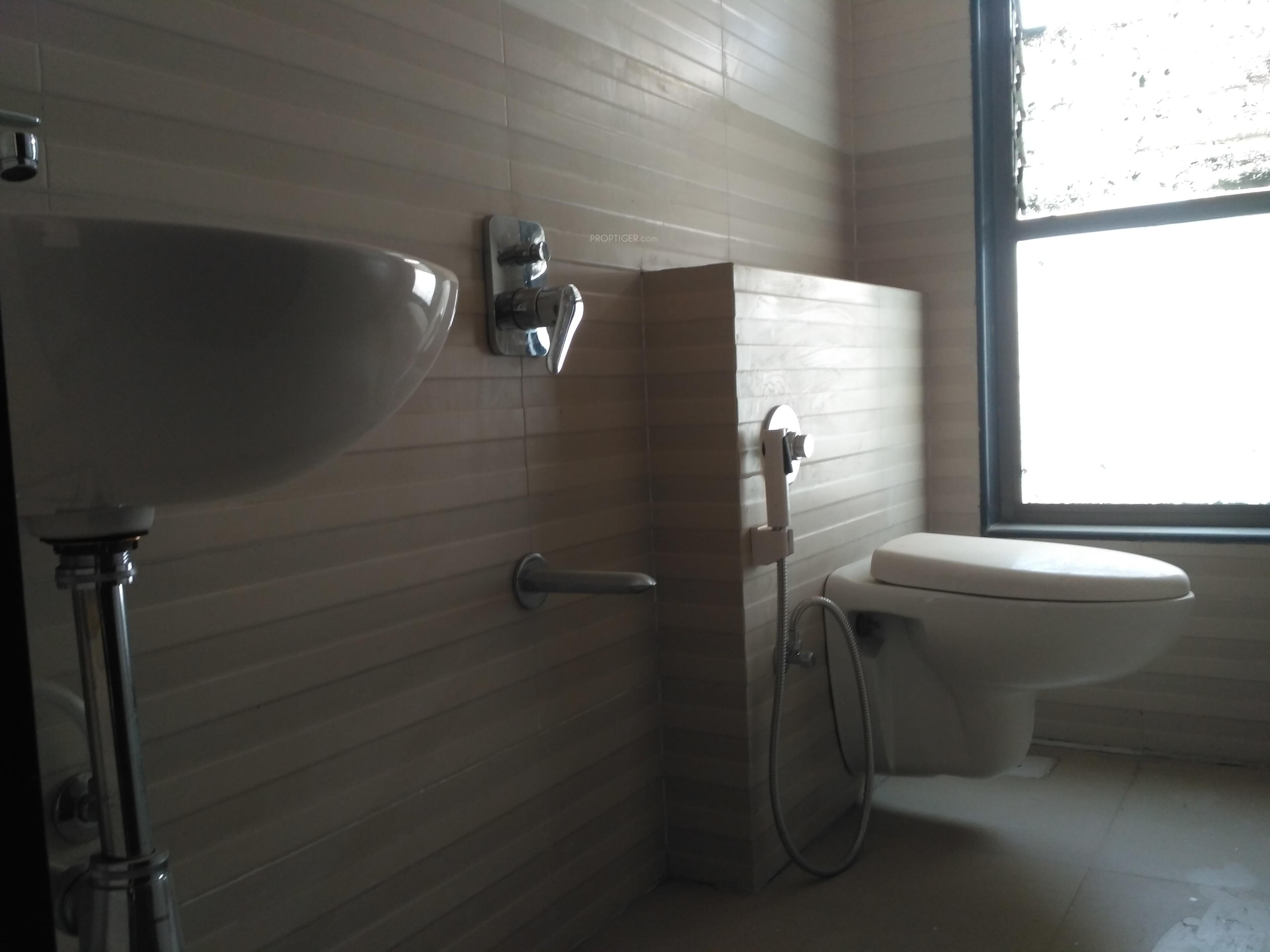 enchante-panchsheel-chsl Bathroom
